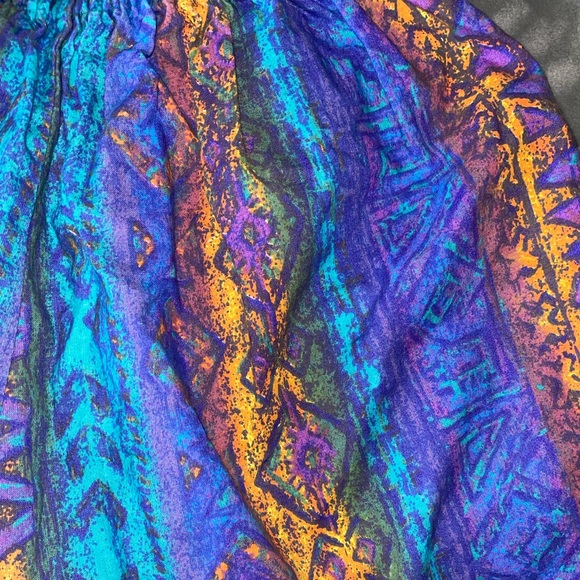 Vintage Vibrant Aztec Style Shorts - Picture 3 of 3